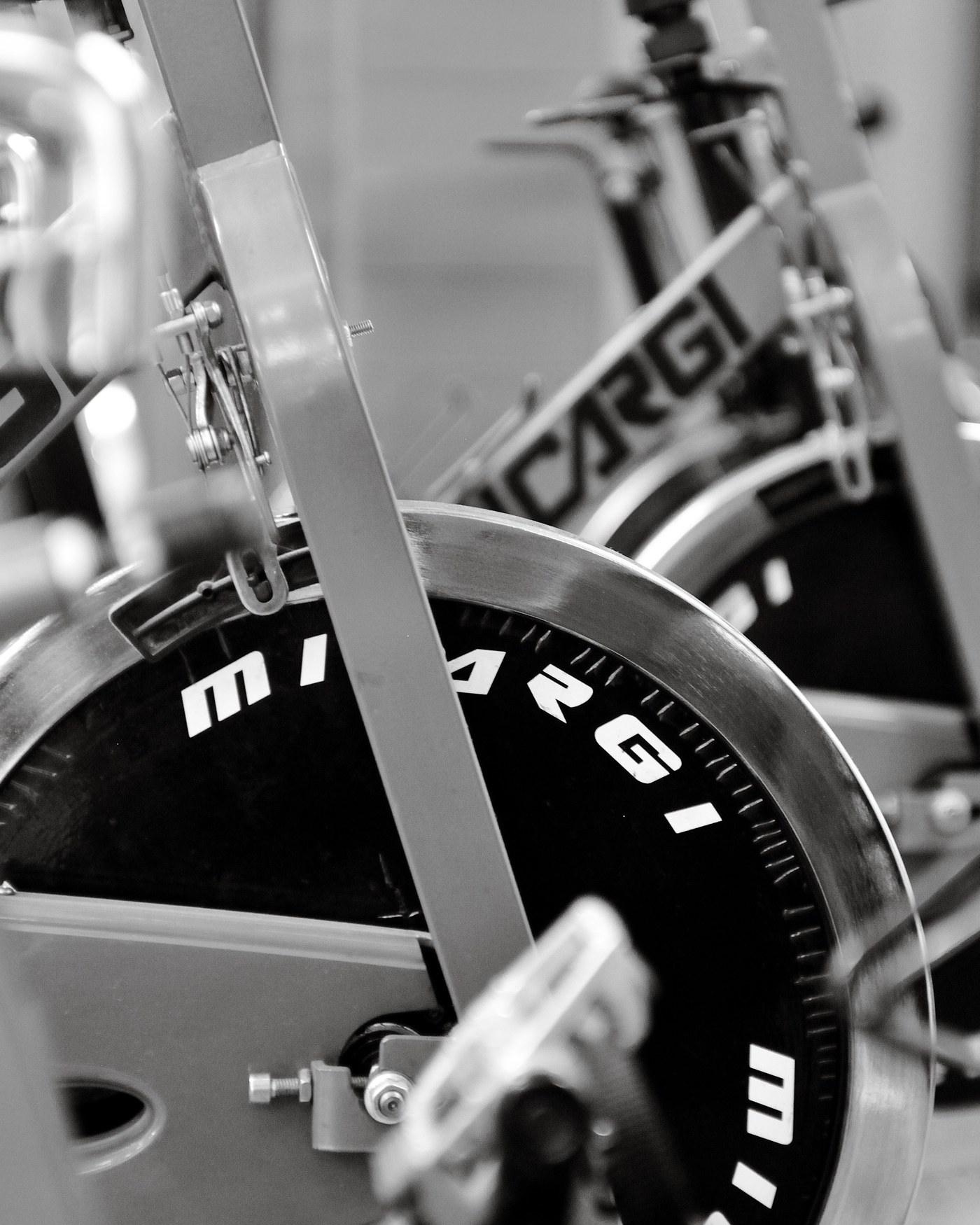 Fila de bicicletas de spinning